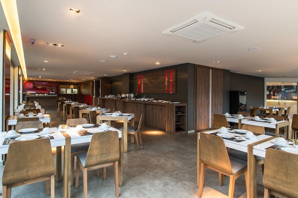 拉海图斯蒂洛中心酒店 格拉玛多 外观 照片 Interior of the restaurant