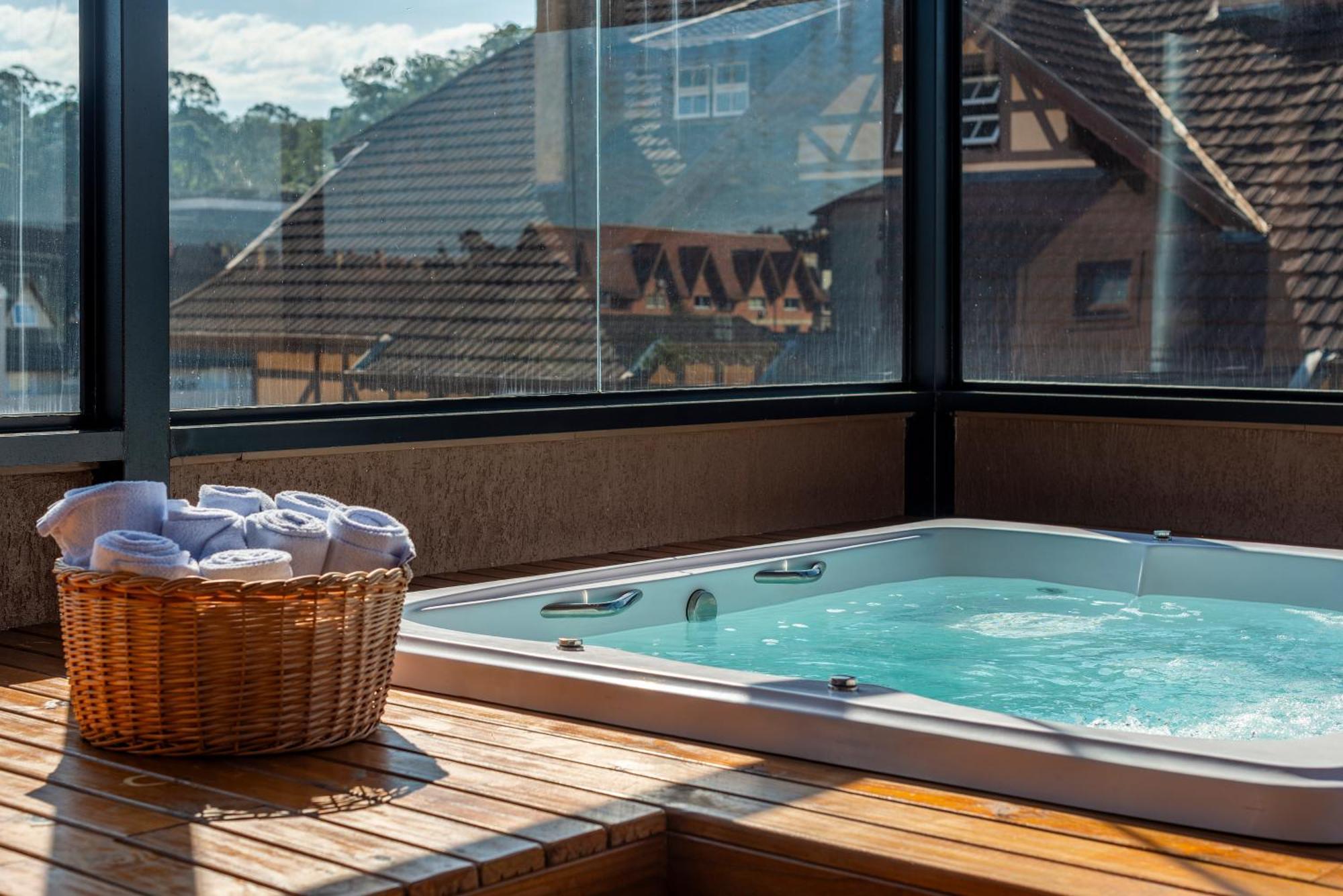 拉海图斯蒂洛中心酒店 格拉玛多 外观 照片 A hot tub