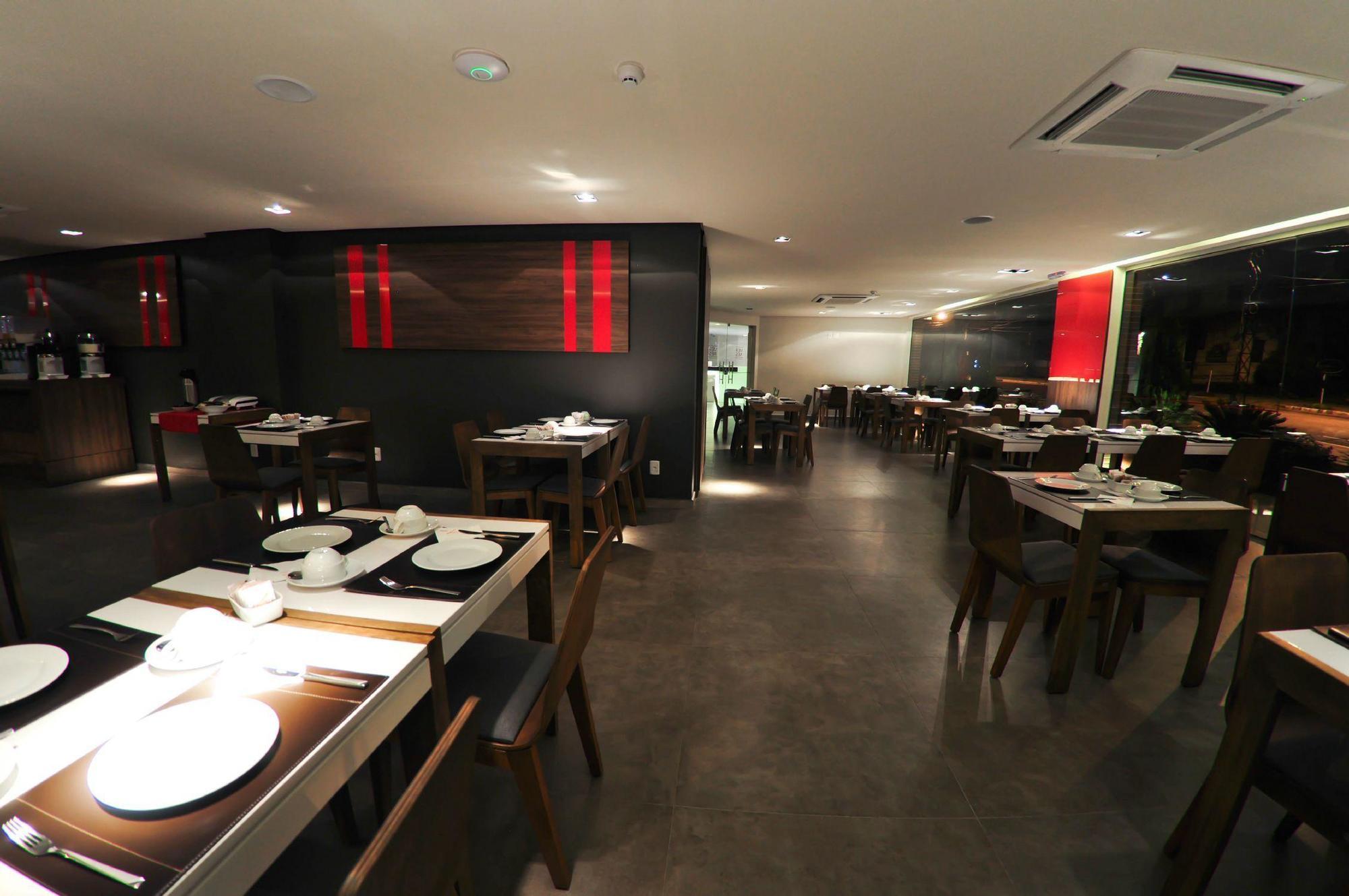 拉海图斯蒂洛中心酒店 格拉玛多 外观 照片 Interior of a restaurant in Kuala Lumpur, Malaysia