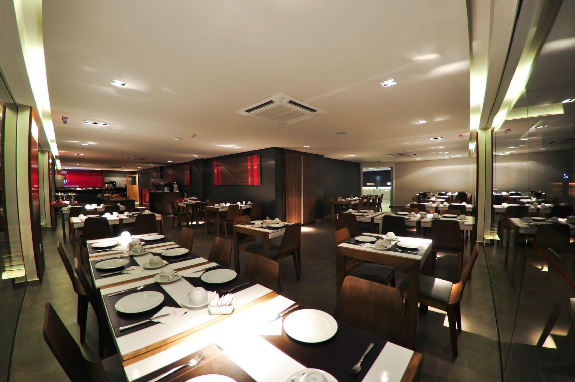 拉海图斯蒂洛中心酒店 格拉玛多 外观 照片 Interior of a restaurant in Singapore